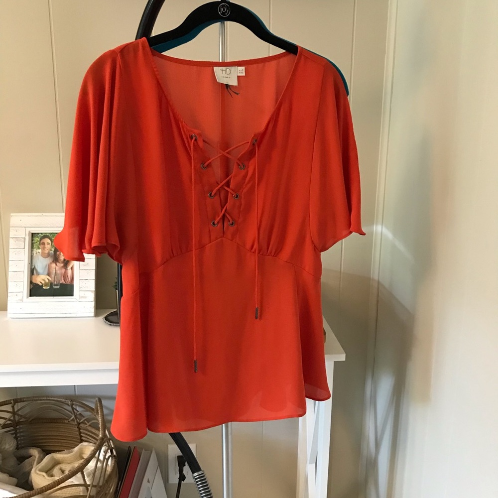 HD in Paris lace up top